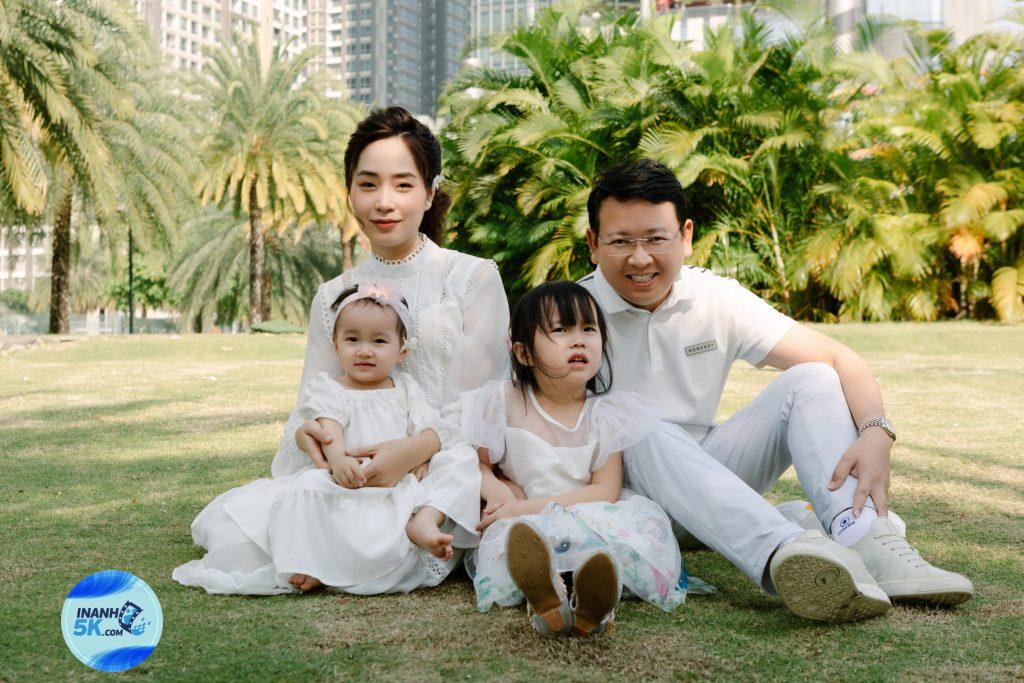 Ảnh gia đình 4 người